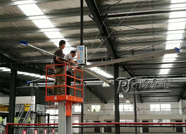 CNC車間大風(fēng)扇安裝，瑞泰風(fēng)大型工業(yè)風(fēng)扇一步到位！